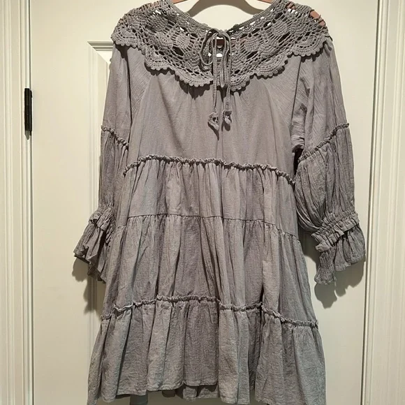 NWOT Beautiful women’s EASEL dress - Picture 8 of 16